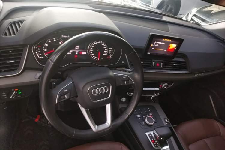 Used Audi Q5L 2018 40 TFSI Prestige Edition China V Center Console