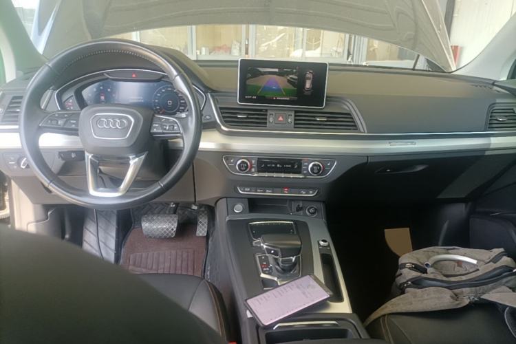 Used Audi Q5L 2018 40 TFSI Prestige Fashion Edition China V Center Console