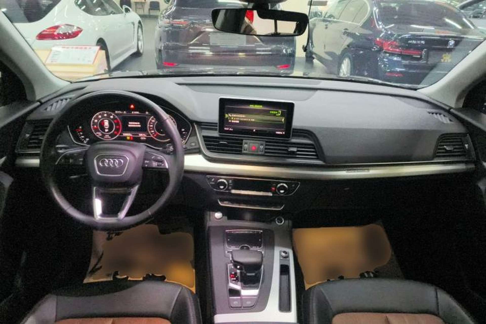 Used Audi Q5L 2018 40 TFSI Prestige Fashion Edition China VI Center Console