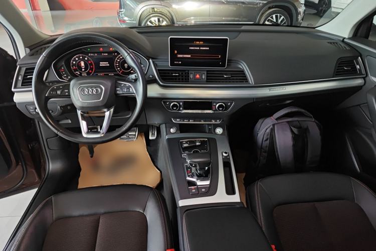Used Audi Q5L 2018 40 TFSI Prestige Fashion Edition China V Center Console
