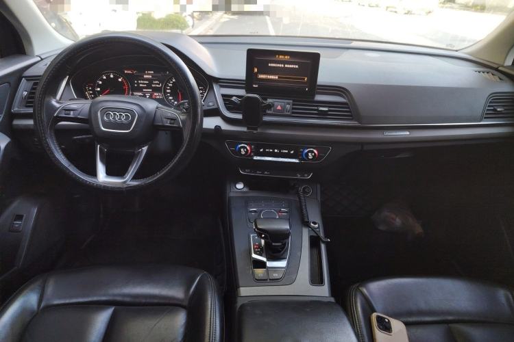 Used Audi Q5L 2018 40 TFSI Prestige Edition China VI Emission Standard Center Console