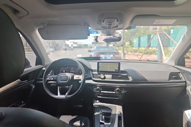 Used Audi Q5L 2018 45 TFSI Prestige Fashion Edition China V Emission Standard Center Console