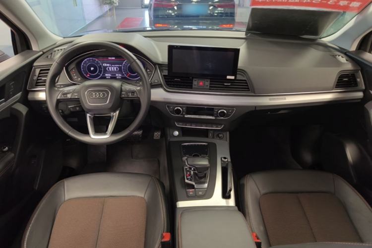 Used Audi Q5L 2018 40 TFSI Prestige Fashion Edition China VI Center Console