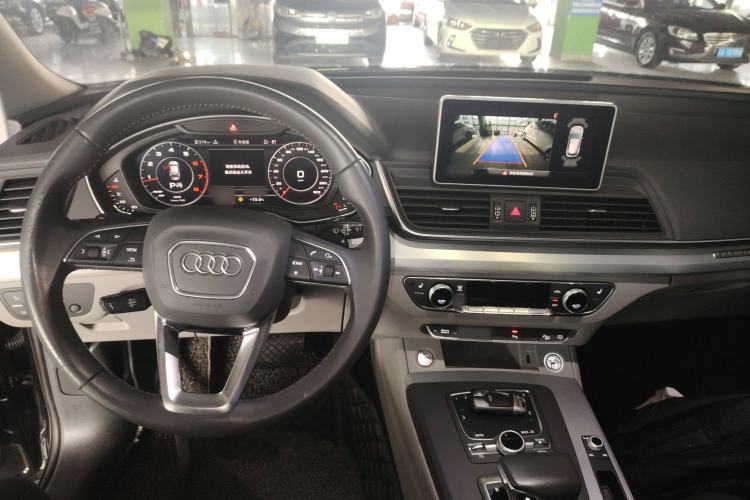Used Audi Q5L 2018 40 TFSI Prestige Fashion Edition China VI Center Console