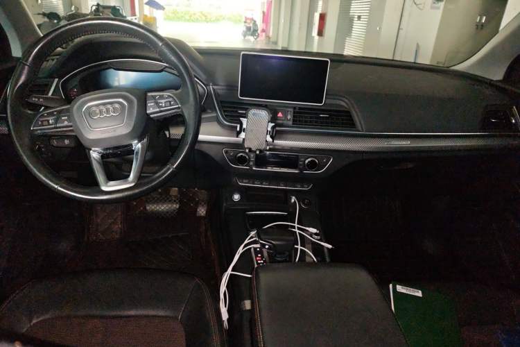 Used Audi Q5L 2018 45 TFSI Prestige Fashion Edition China V Emission Standard Center Console