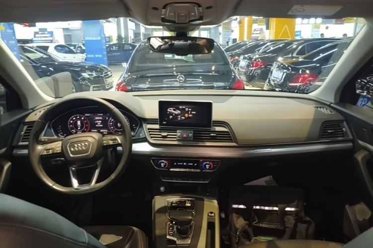 Used Audi Q5L 2018 40 TFSI Prestige Fashion Edition China V Center Console