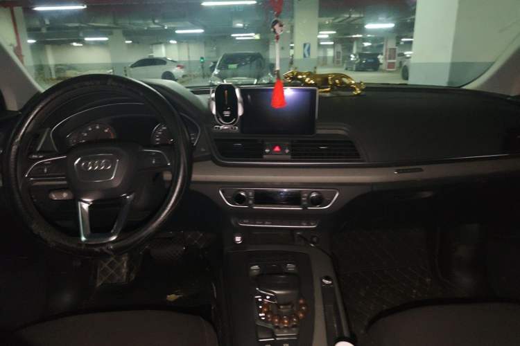 Used Audi Q5L 2018 40 TFSI Prestige Edition China V Center Console