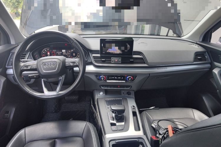 Used Audi Q5L 2018 40 TFSI Prestige Fashion Edition China VI Center Console