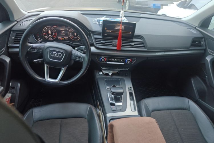 Used Audi Q5L 2018 45 TFSI Prestige Fashion Edition China V Emission Standard Center Console