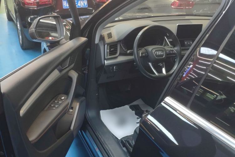 Used Audi Q5L 2018 40 TFSI Prestige Fashion Edition China VI Driver Seat