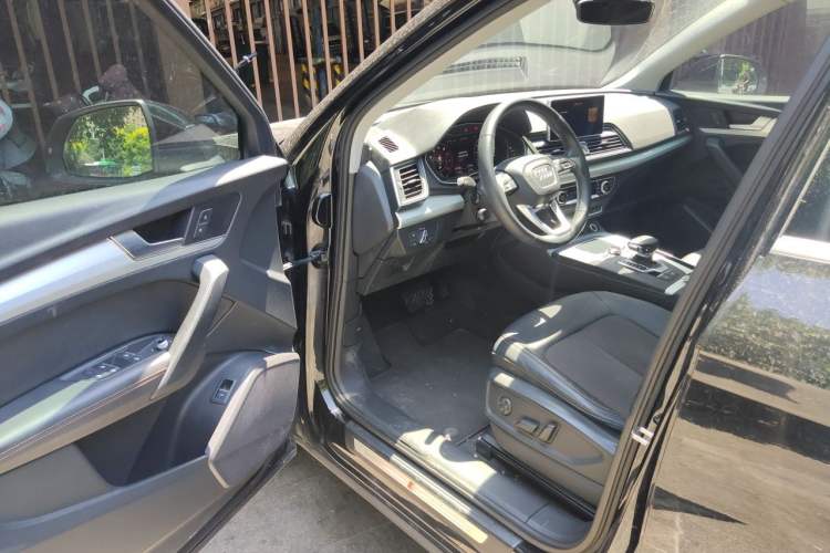 Used Audi Q5L 2018 40 TFSI Prestige Fashion Edition China VI Driver Seat