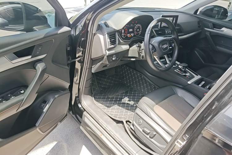 Used Audi Q5L 2018 40 TFSI Prestige Fashion Edition China VI Driver Seat