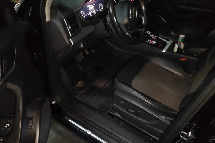 Used Audi Q5L 2018 40 TFSI Prestige Fashion Edition China VI Driver Seat