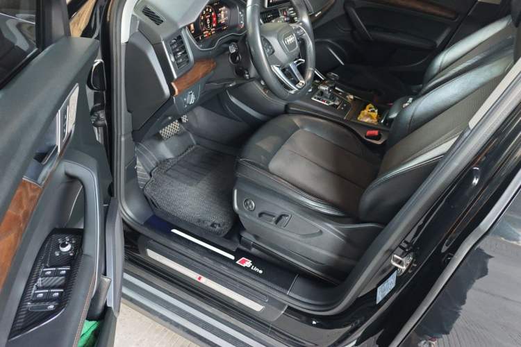 Used Audi Q5L 2018 40 TFSI Prestige Fashion Edition China VI Driver Seat