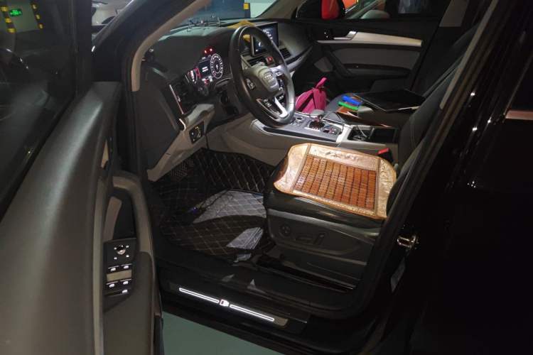 Used Audi Q5L 2018 40 TFSI Prestige Fashion Edition China VI Driver Seat
