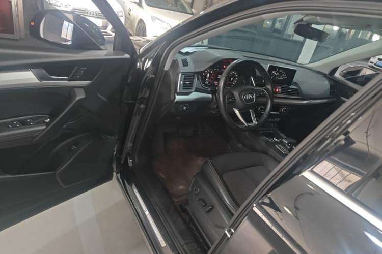 Used Audi Q5L 2018 40 TFSI Prestige Fashion Edition China VI Driver Seat