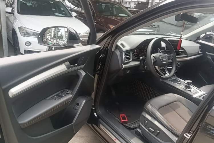Used Audi Q5L 2018 40 TFSI Prestige Fashion Edition China VI Driver Seat
