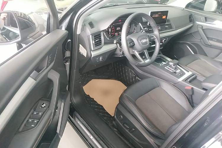 Used Audi Q5L 2018 40 TFSI Prestige Fashion Edition China VI Driver Seat
