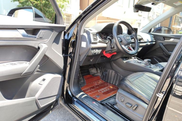 Used Audi Q5L 2018 40 TFSI Prestige Edition China VI Emission Standard Driver Seat