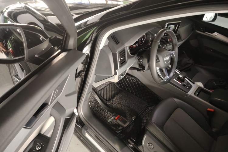 Used Audi Q5L 2018 40 TFSI Prestige Fashion Edition China VI Driver Seat