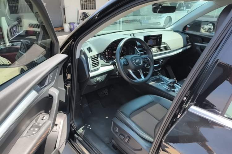 Used Audi Q5L 2018 40 TFSI Prestige Fashion Edition China VI Driver Seat