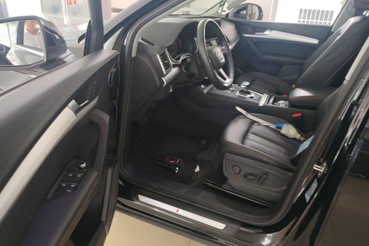Used Audi Q5L 2018 40 TFSI Prestige Fashion Edition China VI Driver Seat