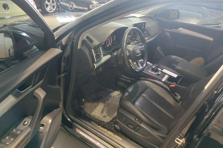 Used Audi Q5L 2018 40 TFSI Prestige Fashion Edition China VI Driver Seat