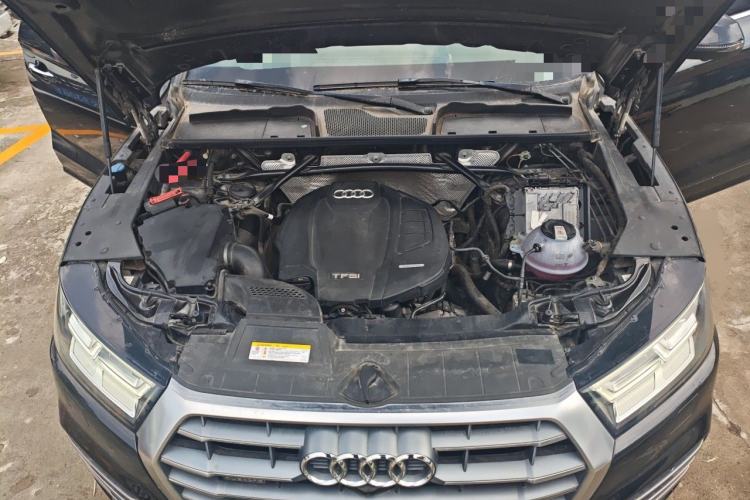 Used Audi Q5L 2018 45 TFSI Prestige Fashion Edition China VI Emission Standard Engine Bay