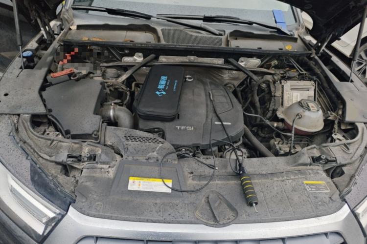 Used Audi Q5L 2018 40 TFSI Prestige Edition China VI Emission Standard Engine Bay