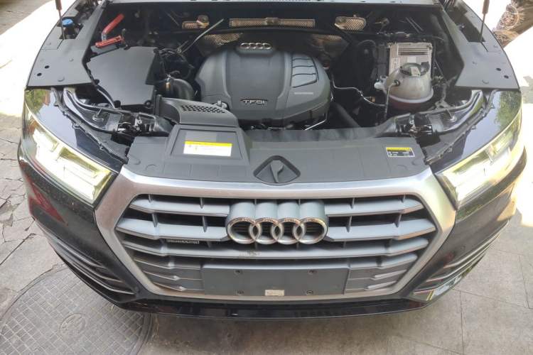 Used Audi Q5L 2018 40 TFSI Prestige Fashion Edition China VI Engine Bay