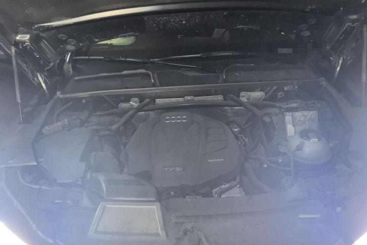 Used Audi Q5L 2018 45 TFSI Prestige Fashion Edition China VI Emission Standard Engine Bay