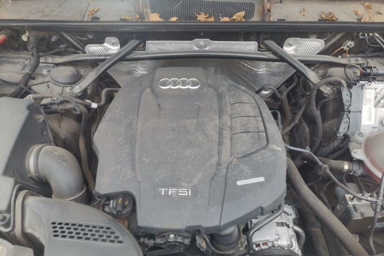 Used Audi Q5L 2018 45 TFSI Prestige Fashion Edition China VI Emission Standard Engine Bay