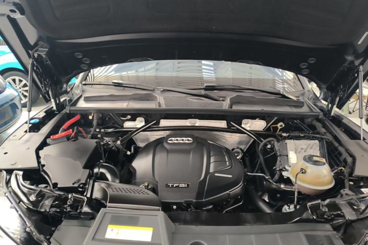 Used Audi Q5L 2018 45 TFSI Prestige Fashion Edition China VI Emission Standard Engine Bay