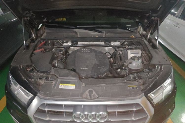 Used Audi Q5L 2018 40 TFSI Prestige Fashion Edition China VI Engine Bay