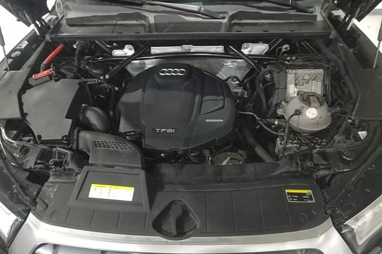 Used Audi Q5L 2018 45 TFSI Prestige Fashion Edition China VI Emission Standard Engine Bay