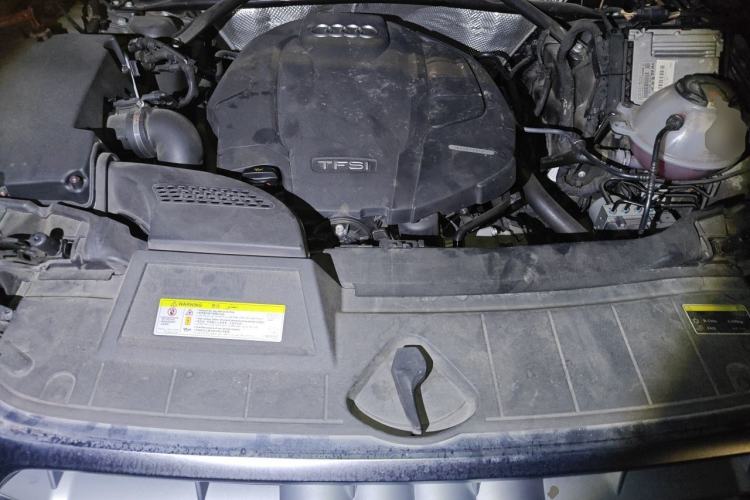Used Audi Q5L 2018 40 TFSI Prestige Fashion Edition China VI Engine Bay