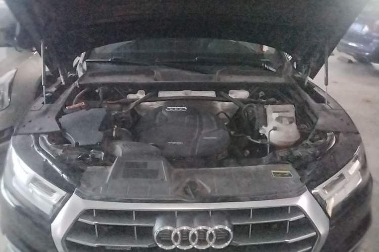 Used Audi Q5L 2018 40 TFSI Prestige Fashion Edition China VI Engine Bay