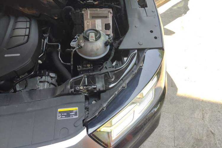 Used Audi Q5L 2018 40 TFSI Prestige Fashion Edition China VI Engine Bay Left