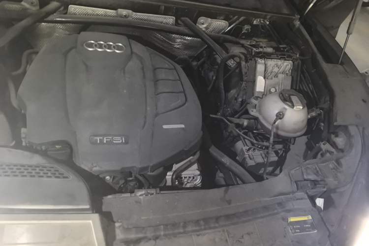 Used Audi Q5L 2018 45 TFSI Prestige Fashion Edition China VI Emission Standard Engine Bay Left