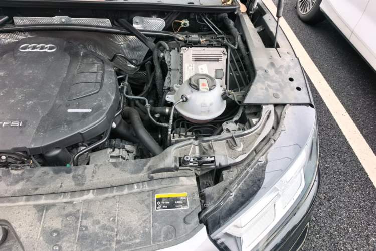 Used Audi Q5L 2018 40 TFSI Prestige Fashion Edition China VI Engine Bay Left