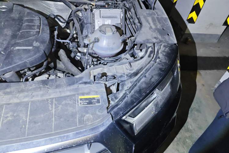Used Audi Q5L 2018 40 TFSI Prestige Fashion Edition China VI Engine Bay Left