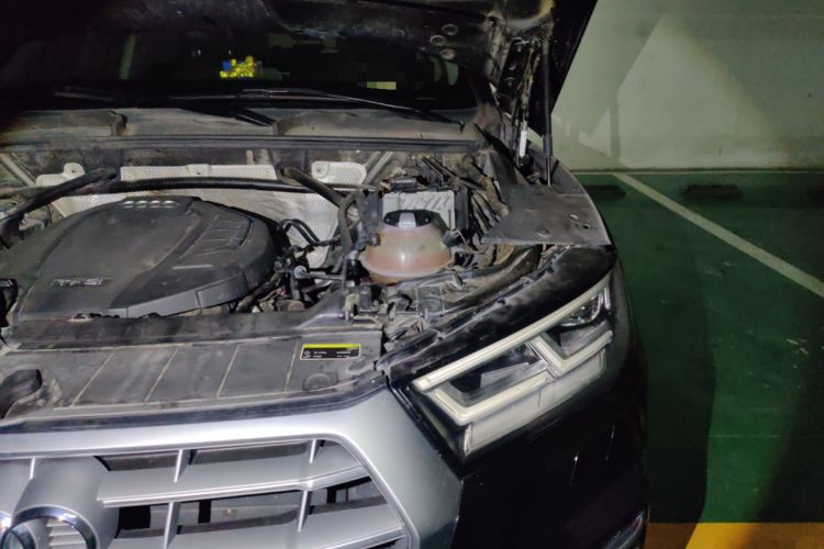 Used Audi Q5L 2018 45 TFSI Prestige Fashion Edition China V Emission Standard Engine Bay Left
