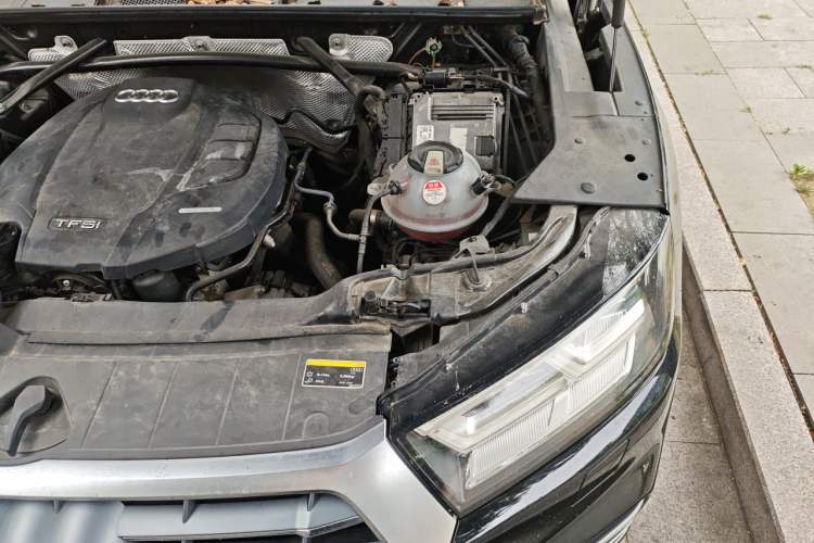 Used Audi Q5L 2018 40 TFSI Prestige Fashion Edition China VI Engine Bay Left