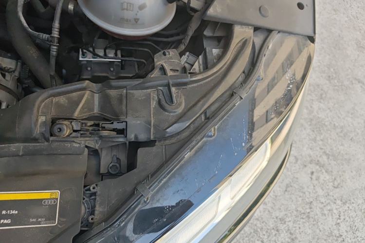 Used Audi Q5L 2018 40 TFSI Prestige Fashion Edition China VI Engine Bay Left