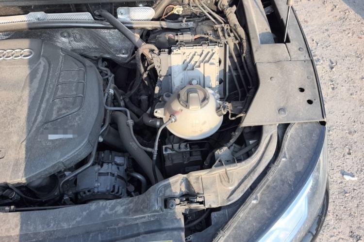 Used Audi Q5L 2018 45 TFSI Prestige Fashion Edition China VI Emission Standard Engine Bay Left