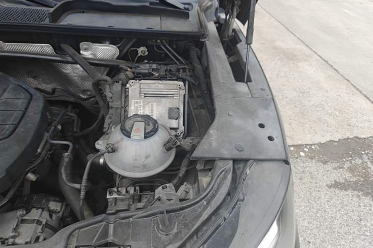 Used Audi Q5L 2018 40 TFSI Prestige Fashion Edition China VI Engine Bay Left