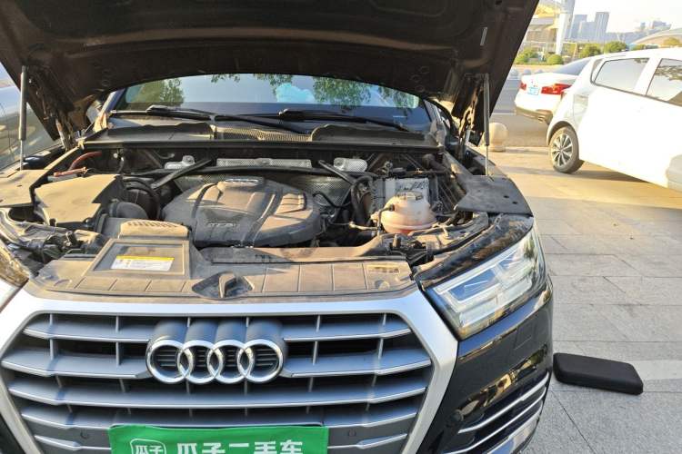 Used Audi Q5L 2018 45 TFSI Prestige Fashion Edition China V Emission Standard Engine Bay Left