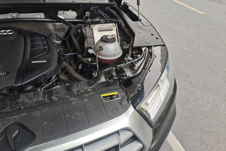 Used Audi Q5L 2018 40 TFSI Prestige Fashion Edition China VI Engine Bay Left