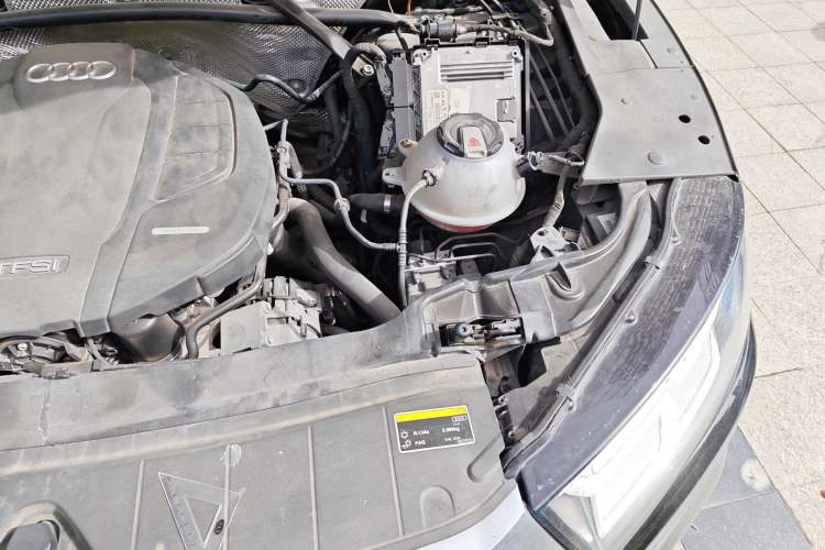 Used Audi Q5L 2018 40 TFSI Prestige Fashion Edition China VI Engine Bay Left