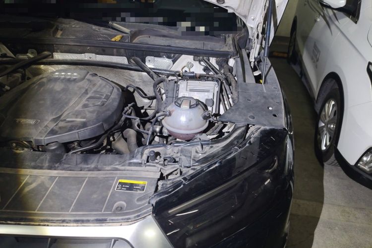 Used Audi Q5L 2018 40 TFSI Prestige Edition China VI Emission Standard Engine Bay Left